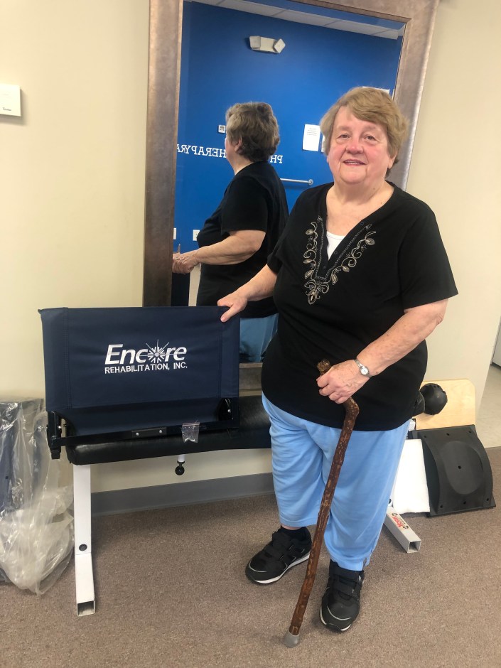 Sarah Pope has successfully rehab & wins a door prize with #EncoreRehab Clanton
